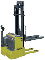 apiladora / desapiladora de paletas max. 2000 kg | C PS 15-20 CLARK Material Handling