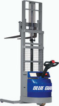 apiladora el&eacute;ctrica con larguero de retenci&oacute;n 15 - 3 000 lbs | BGS series Blue Giant