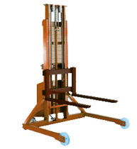 apiladora manual con larguero de retenci&oacute;n max. 1 000 kg, 770 - 2 050 mm | AHMS H.E.S