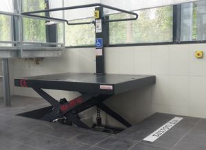 elevador para personas con movilidad reducida / de tijera / hidráulico / vertical