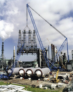 grúa con orugas / en celosía / para obra de construcción / de elevación