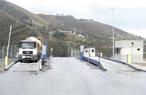 báscula puente unidireccional / de metal