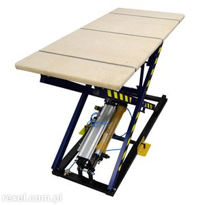 mesa elevadora de tijera / con pedal / neumática