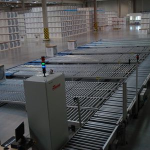 transportador de rodillos / automático / de manipulación / de transporte