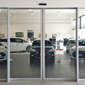 perfil de aluminio / para puerta corredera