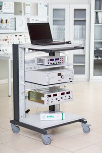 tanqueta de servicio / de laboratorio / de plataforma / con estantes