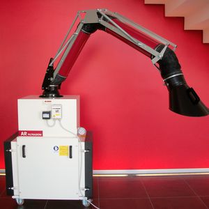extractor de humo de polvo / móvil / para la industria / con filtro seco