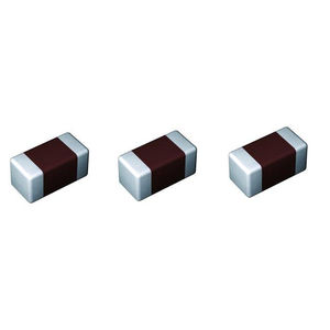 condensador eléctrico de cerámica / SMD / de reducida resistencia equivalente en serie / multicapa