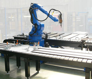 robot articulado / 5 ejes / de soldadura al arco / de soldadura por puntos