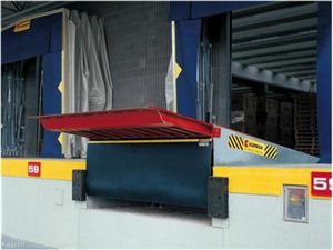 nivelador de muelle electrohidráulico / con brazo articulado
