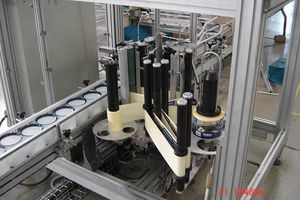 etiquetadora automática / para etiquetas autoadhesivas / en línea / para aplicación en el lateral del producto