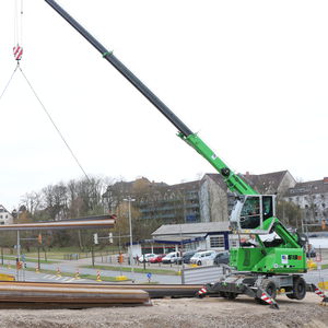 grúa móvil / telescópica / para obra de construcción / de elevación