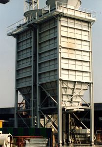 silo de fondo cónico / de granulados / de madera / para unidades de hormigón prefabricado