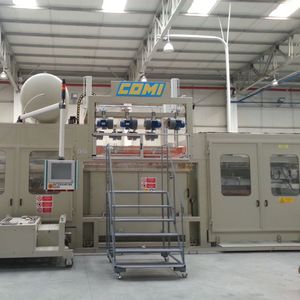 termoformadora de placas / para la producción de frigoríficos / enteramente automática / industrial