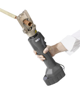 herramienta de engaste eléctrica / para conector / con batería