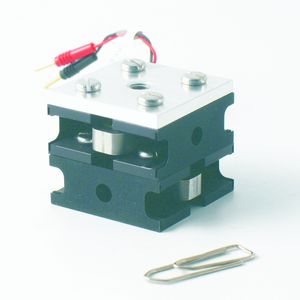 platina de posicionamiento lineal / motorizada / piezoeléctrica