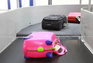 transportador de banda / para la aeronáutica / horizontal / para manipulación de maletas