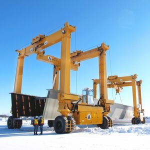 pórtico con neumáticos / para obras de infraestructura