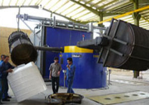 máquina de rotomoldeado tipo shuttle