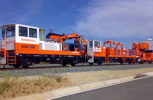 grúa en riel / de pluma articulada / para aplicaciones ferroviarias / de carga