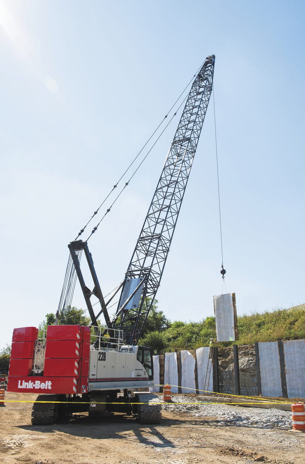 Grúa con orugas 228 HSL LinkBelt de mástil / en celosía / de