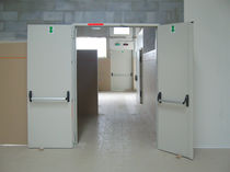 Puerta para interior - Todos los fabricantes industriales - Vídeos