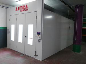 cabina de pintura cerrada 1
