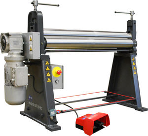 máquina roladora con 3 rodillos
