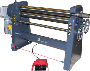 máquina roladora con 3 rodillos
