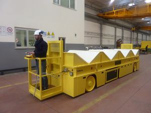 transportador autopropulsado alimentado por batería