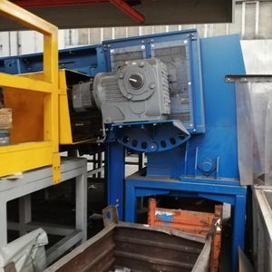 sistema de carga y descarga para granalladora