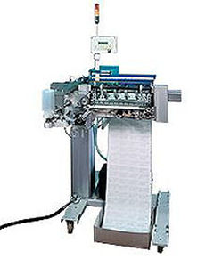 etiquetadora automática / para etiquetas autoadhesivas / para aplicación en la parte superior del producto / en línea