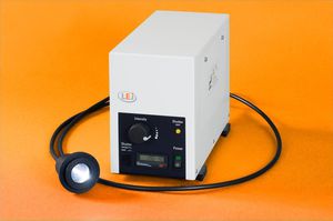 fuente luminosa con lámpara de vapor de mercurio