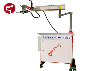 máquina de roscado con brazo articulado