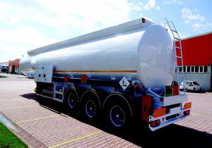 camión cisterna de carburante
