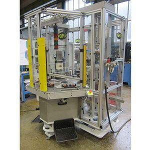 máquina de remachado semiautomática