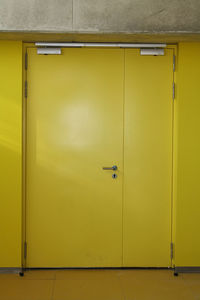 puerta abatible