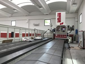 centro de mandrinado-fresado CNC