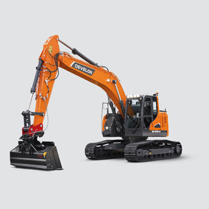 excavadora intermedia