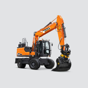 excavadora intermedia
