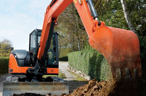 excavadora mediana