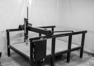 fresadora CNC y máquina de producción por adición 3 ejes