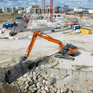 excavadora intermedia