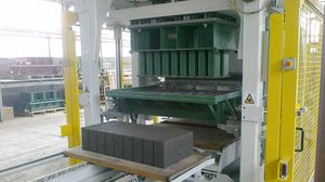 máquina para fabricación de bloques de hormigón