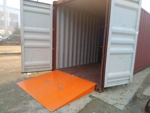rampa de carga de contenedores