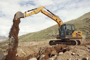 excavadora intermedia