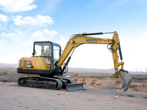 excavadora intermedia