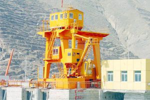 pórtico para central hidroeléctrica 1