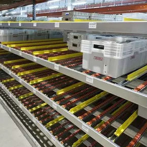 sistema de estanterías con paleta