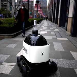 robot de vigilancia móvil